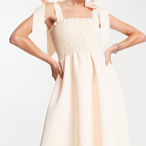 ASOS DESIGN shirred bunny tie prom midi dress - Picture 2 of 12